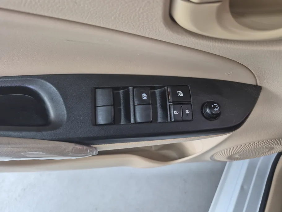 2022 Toyota Yaris  Y 