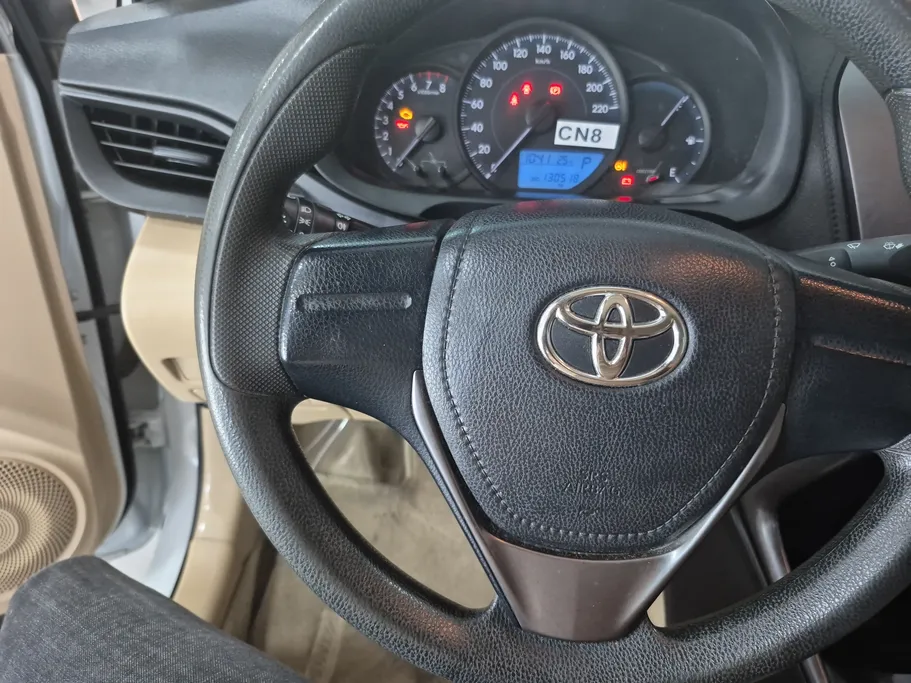 2022 Toyota Yaris  Y 
