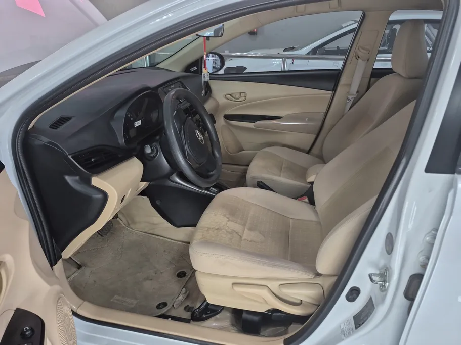 2022 Toyota Yaris  Y 