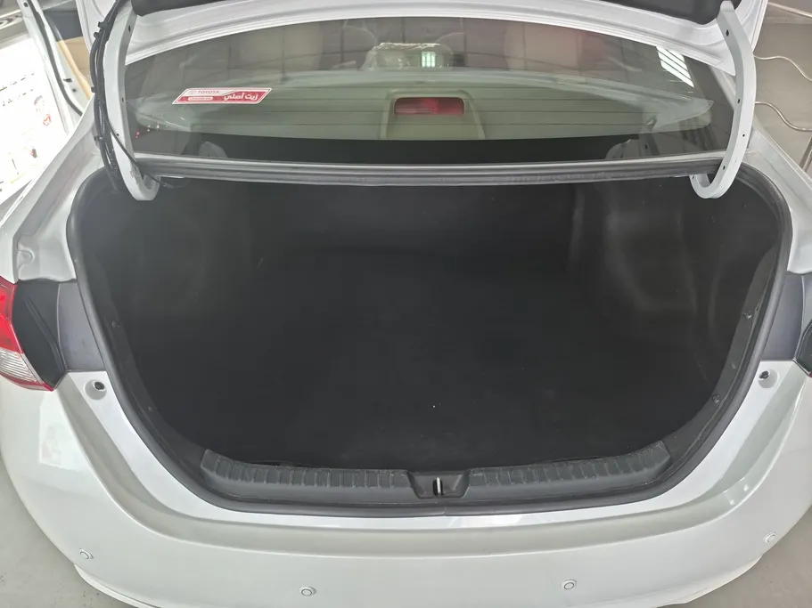 2022 Toyota Yaris  Y 