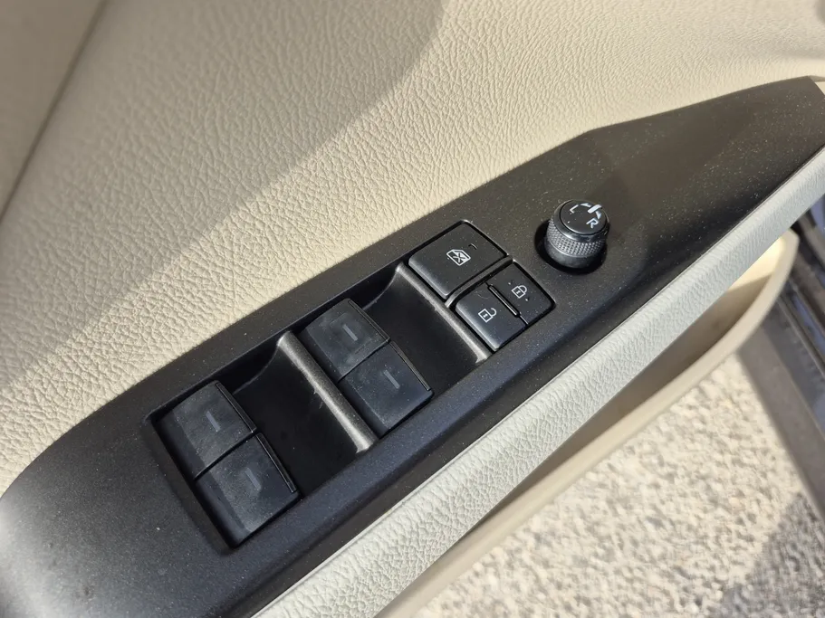 2023 Toyota Camry  LE HEV 