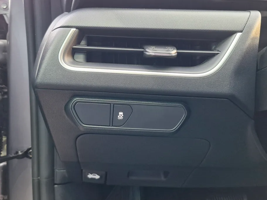 2026 Kia K4 LX 