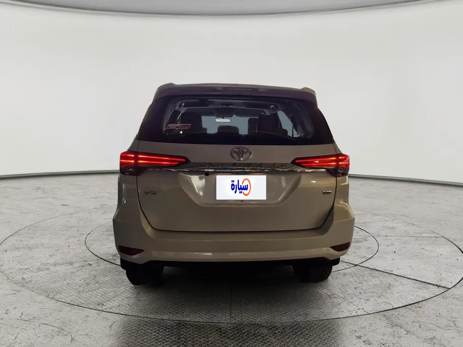 2023 Toyota Fortuner VX 