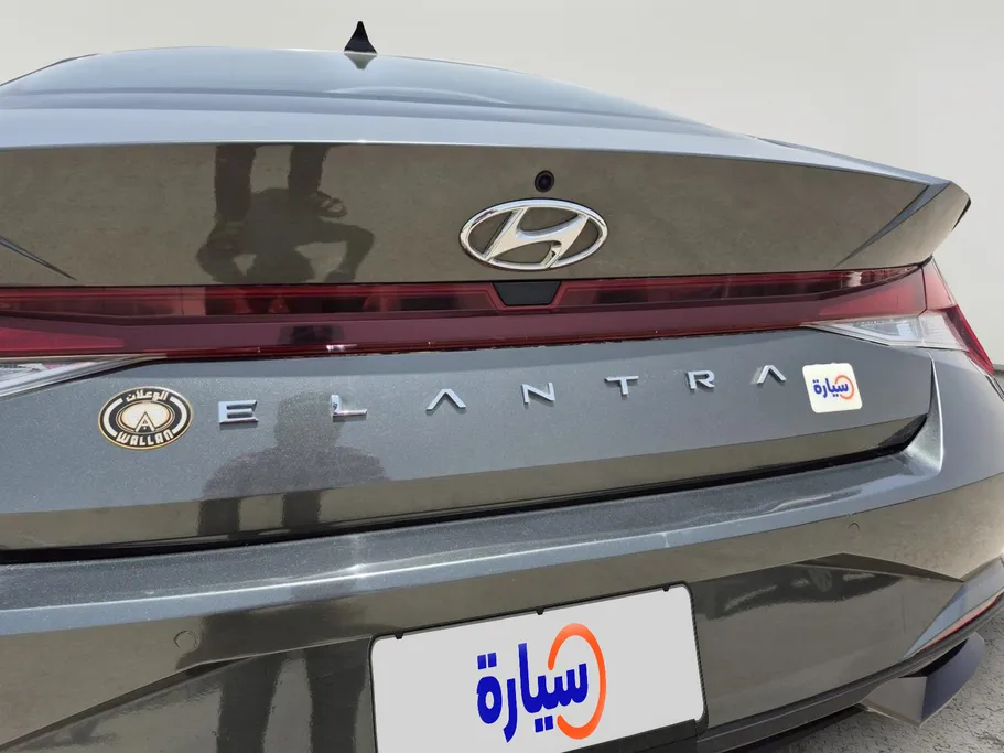 2023 Hyundai Elantra Smart 