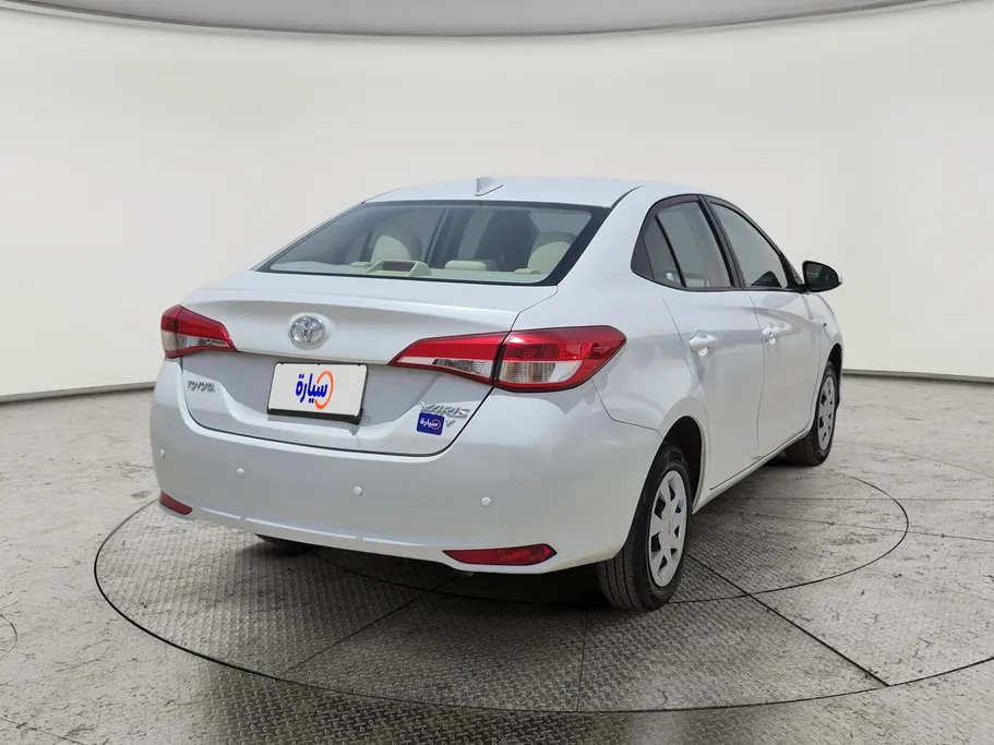 2022 Toyota Yaris  Y 