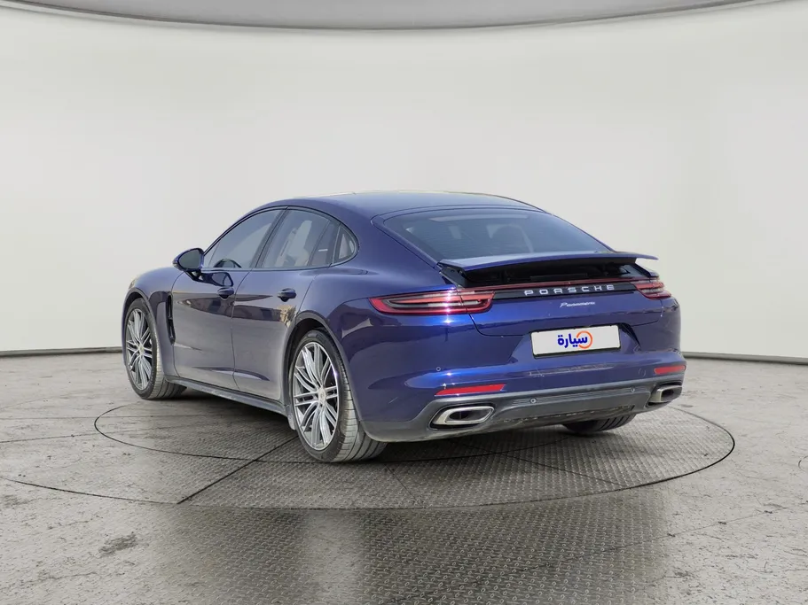 2020 Porsche Panamera  
