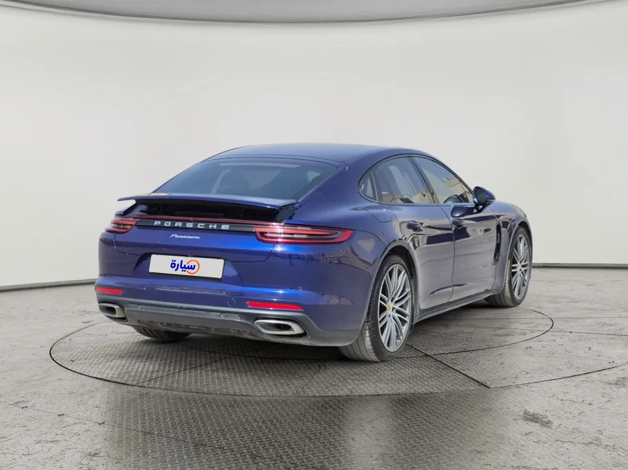 2020 Porsche Panamera  