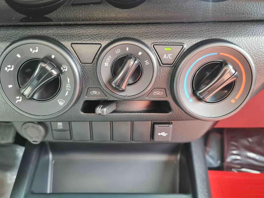 تويوتا هايلكس DLX 2025 