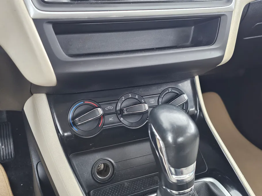 2021 MG 5 STD 