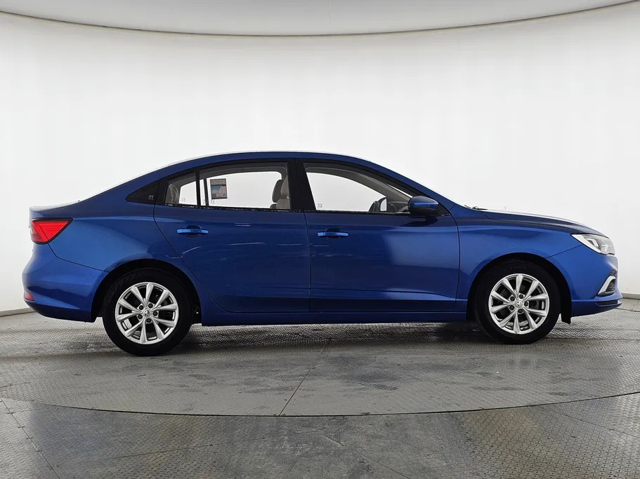 2021 MG 5 STD 