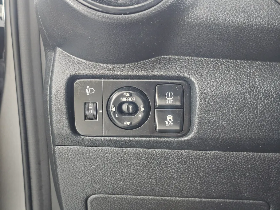 2023 Kia Pegas LX 