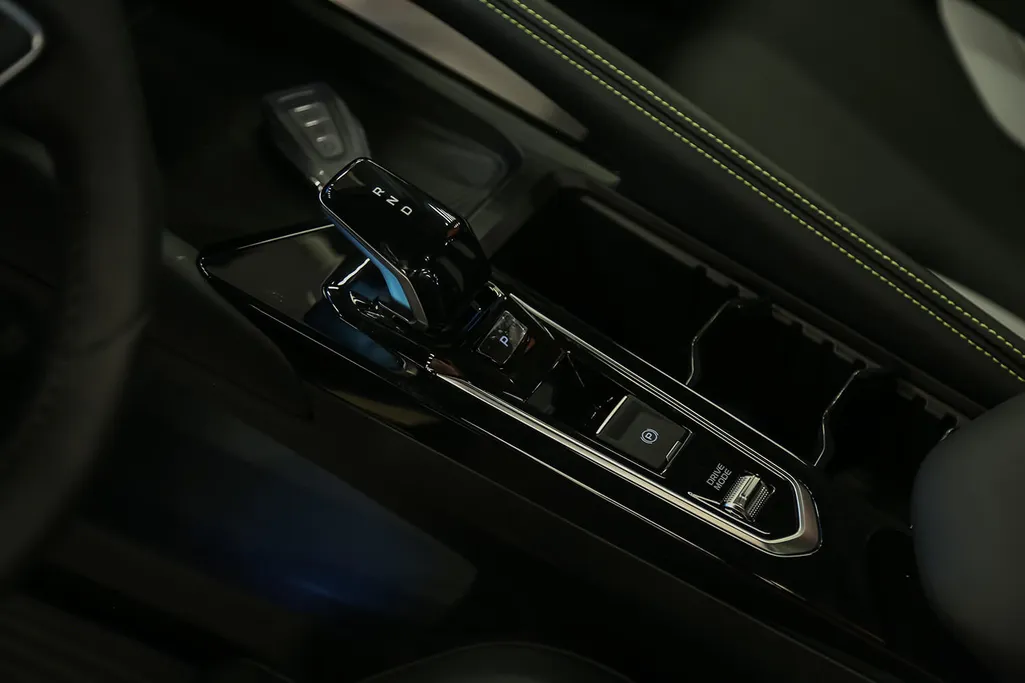 2025 Geely Coolray جي كي 
