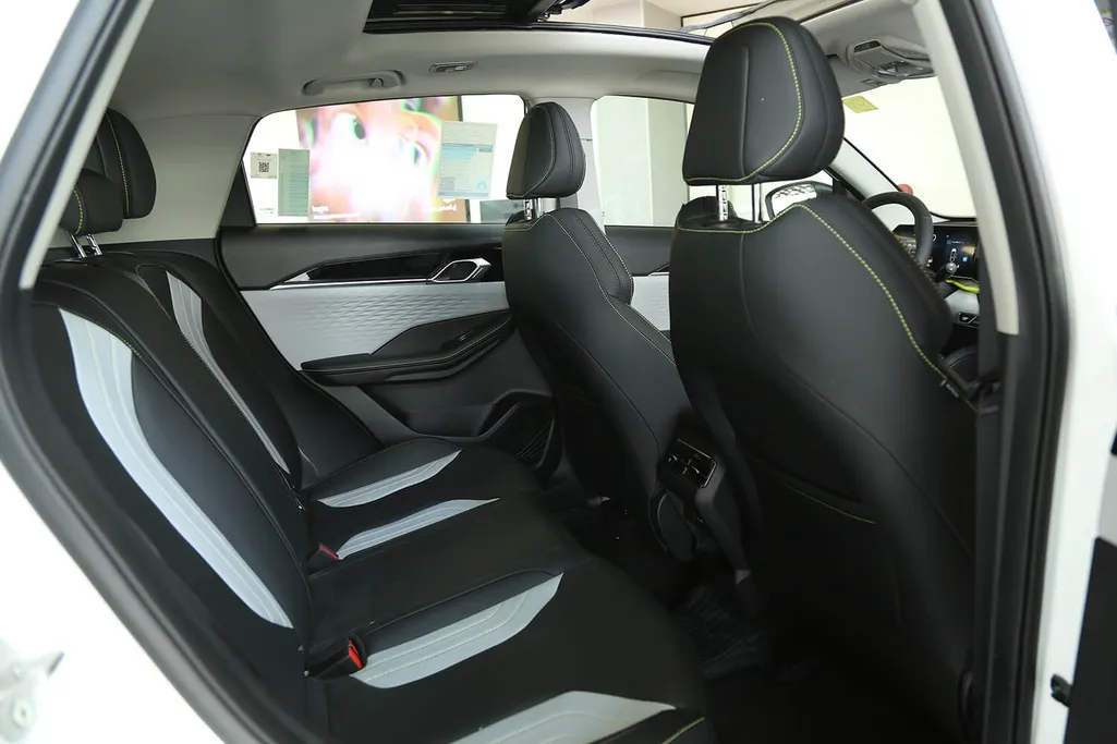 2025 Geely Coolray جي كي 
