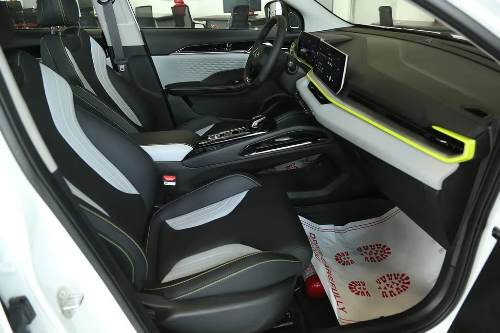 2025 Geely Coolray جي كي 