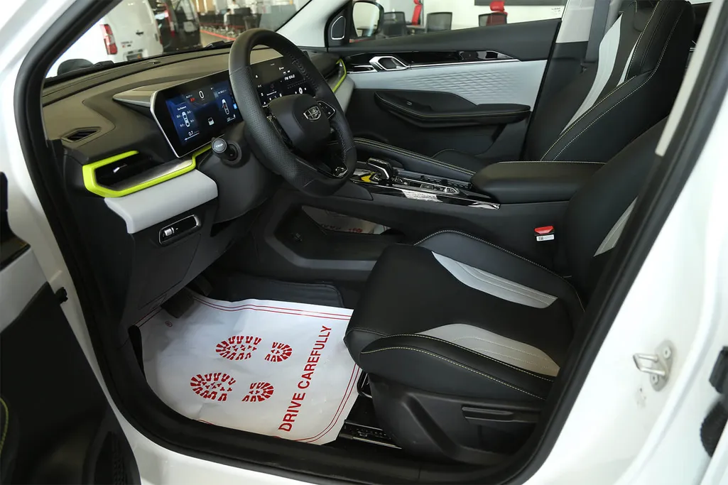 2025 Geely Coolray جي كي 
