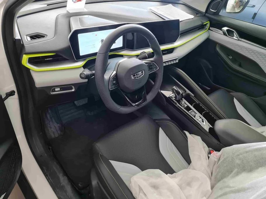 2025 Geely Coolray جي كي 