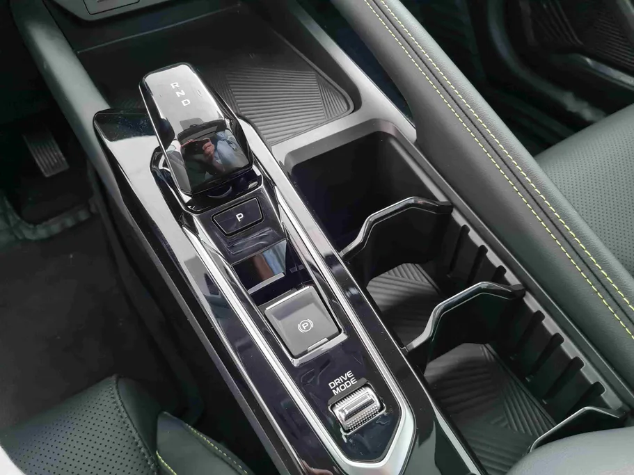 2025 Geely Coolray جي كي 