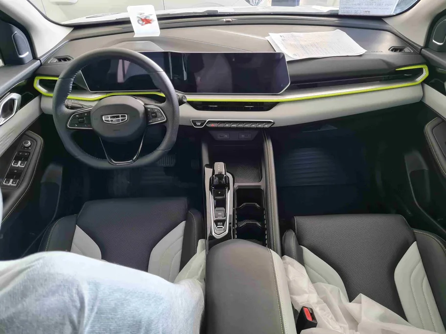 2025 Geely Coolray جي كي 