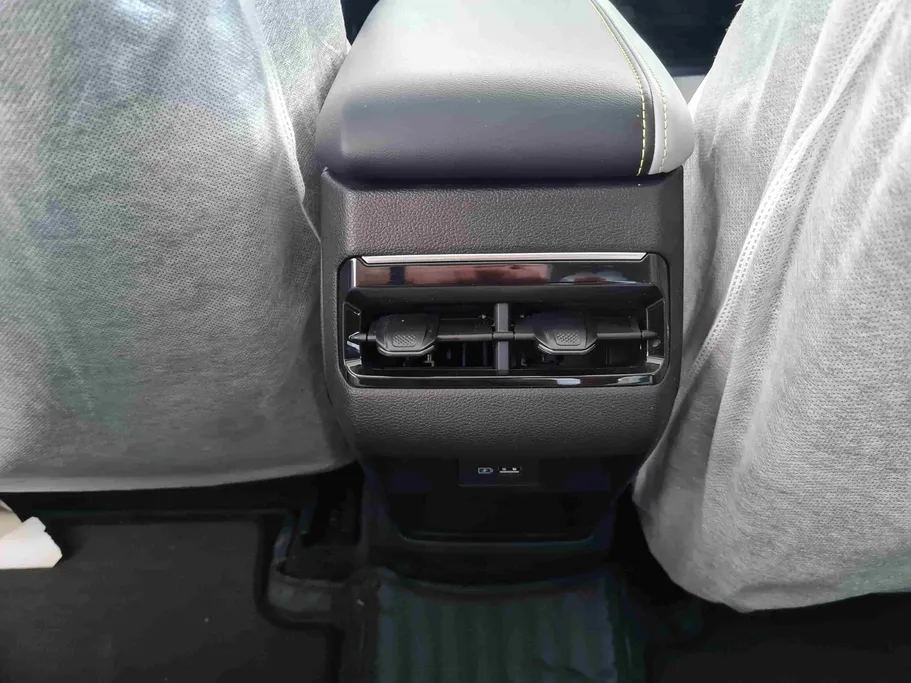 2025 Geely Coolray جي كي 