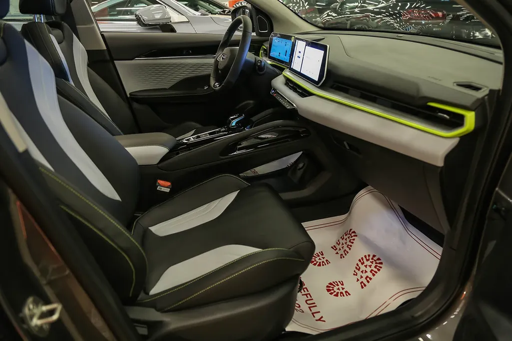 2025 Geely Coolray جي كي 
