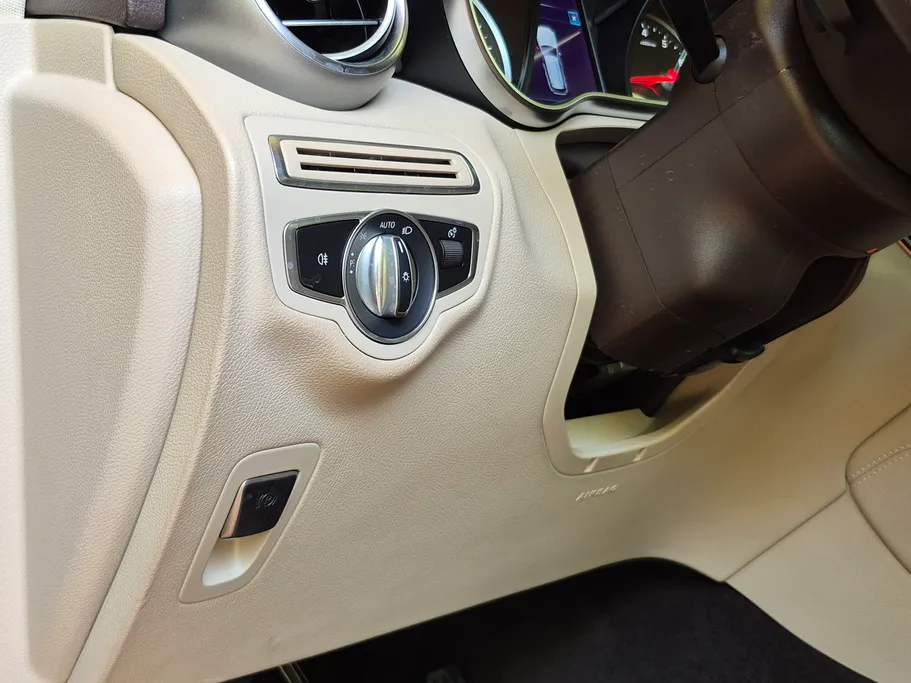 2020 Mercedes GLC 200 