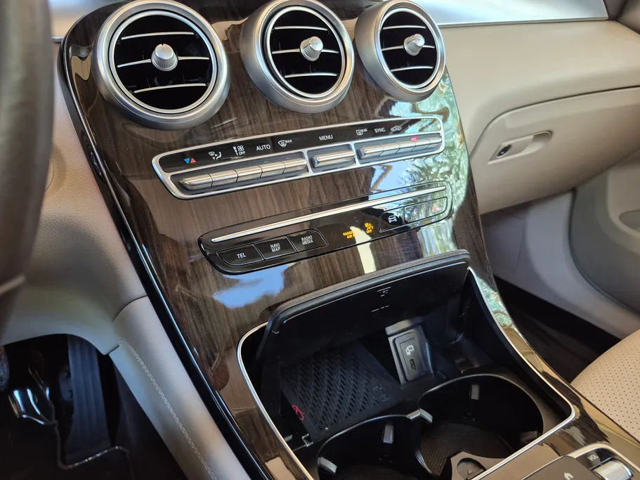 2020 Mercedes GLC 200 