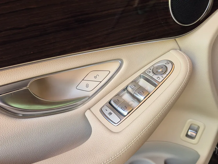 2020 Mercedes GLC 200 
