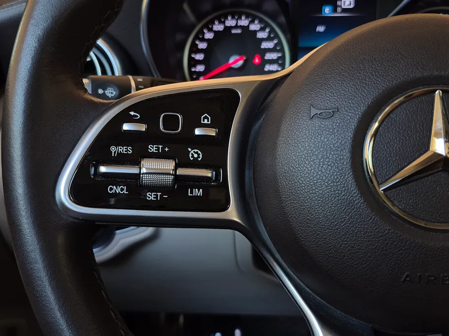2020 Mercedes GLC 200 