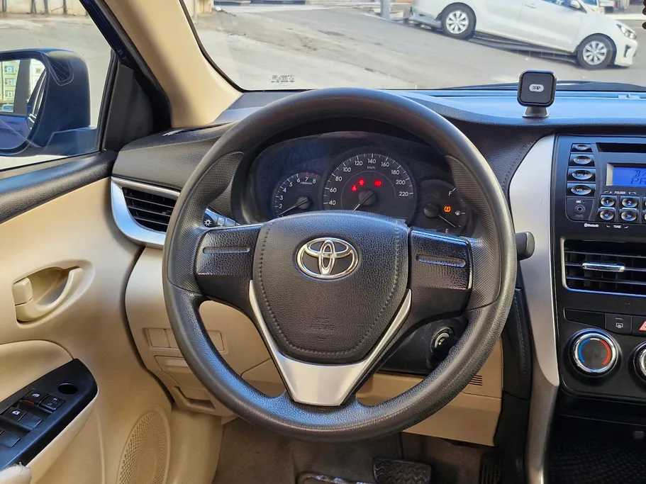 2019 Toyota Yaris  Y 