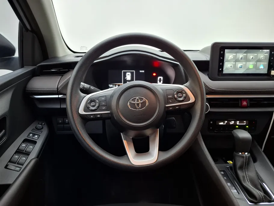 2024 Toyota Yaris  Y Plus 