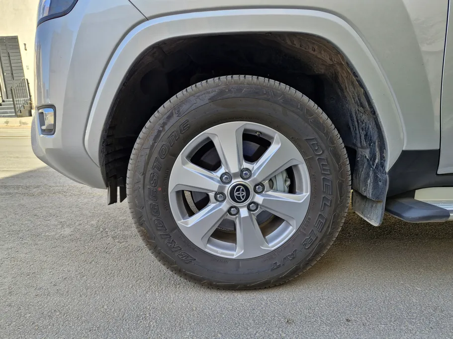 2024 Toyota Land Cruiser GXR 