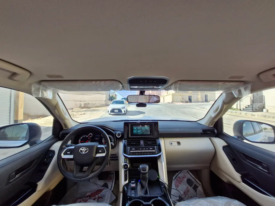 2024 Toyota Land Cruiser GXR 