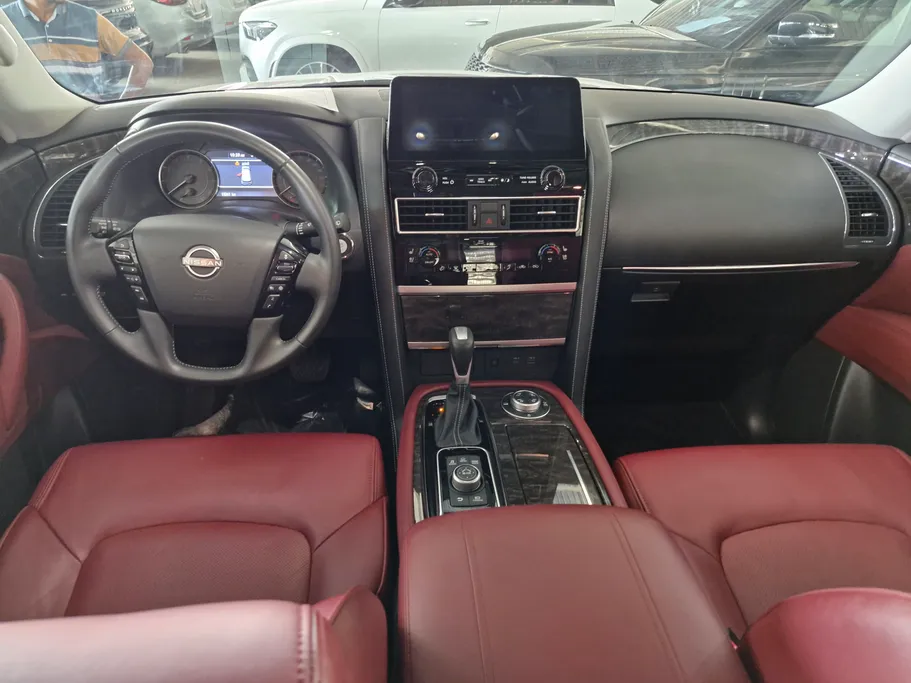 2023 Nissan Patrol LE Titanium 