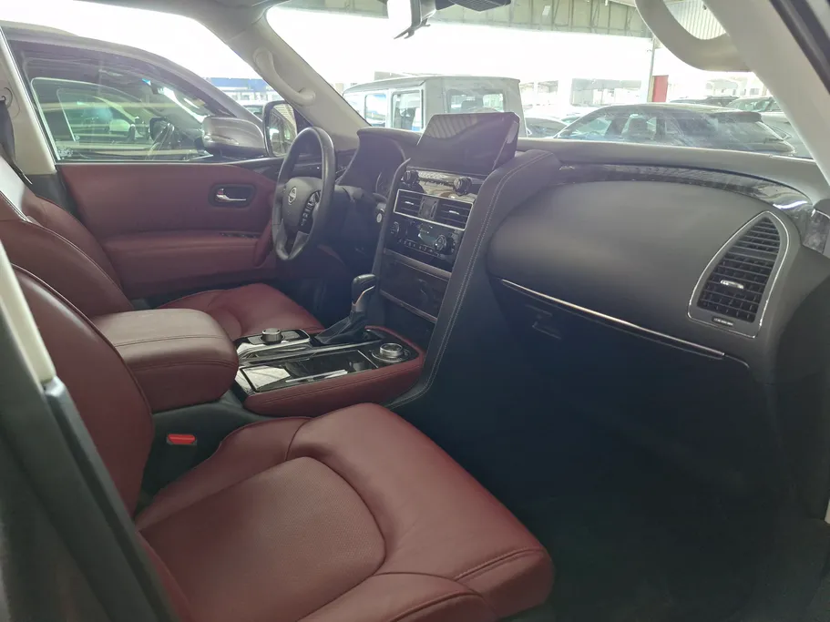 2023 Nissan Patrol LE Titanium 