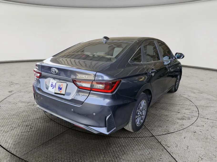2024 Toyota Yaris  Y 