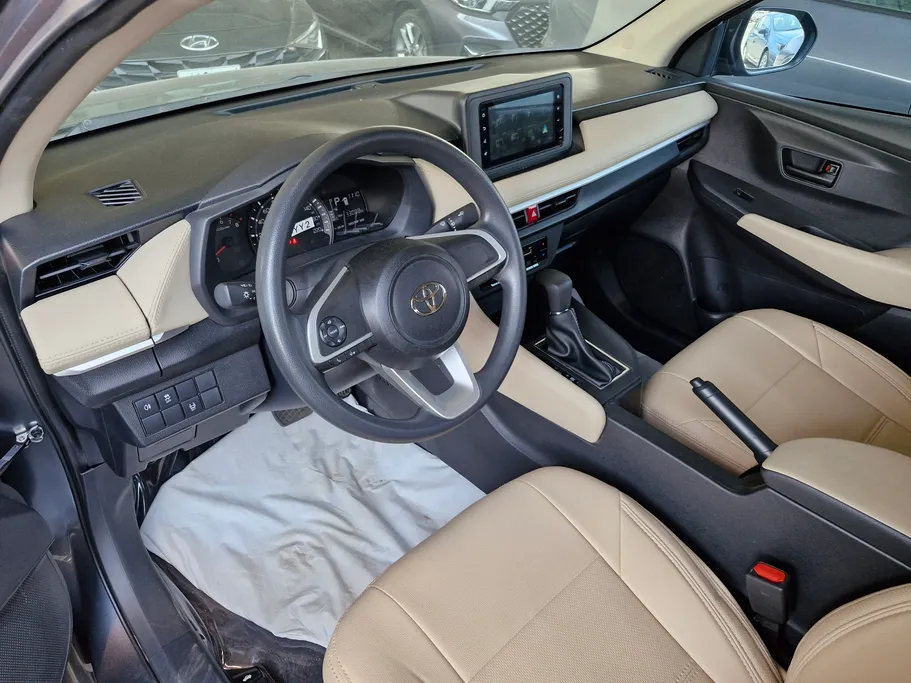 2024 Toyota Yaris  Y 