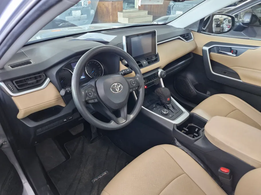 2024 Toyota RAV4 XLE HEV 