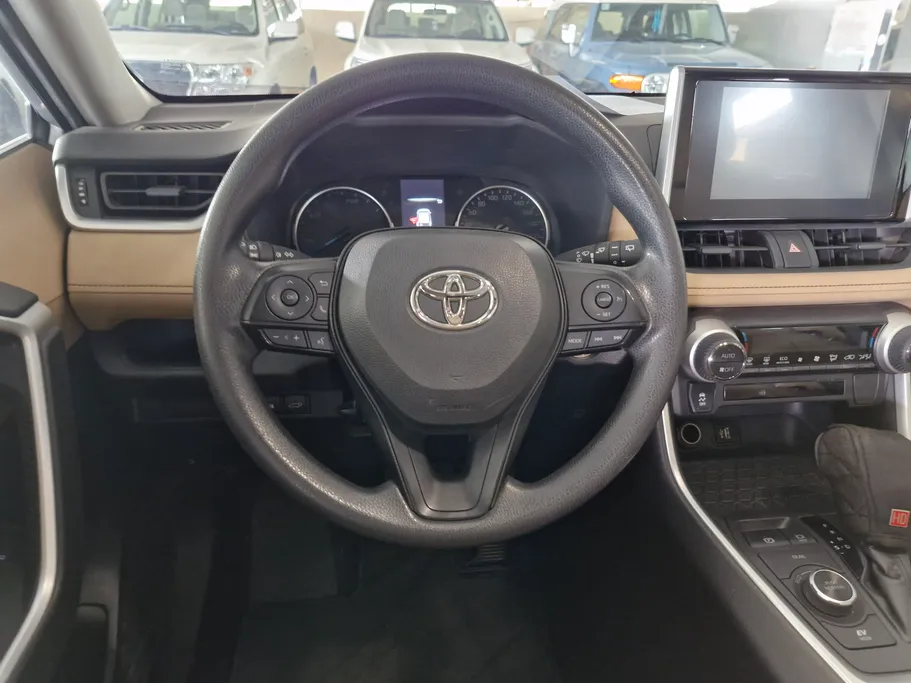 2024 Toyota RAV4 XLE HEV 