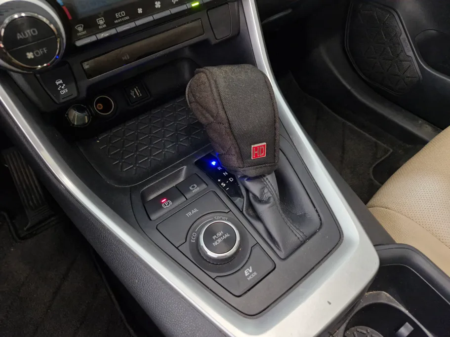 2024 Toyota RAV4 XLE HEV 
