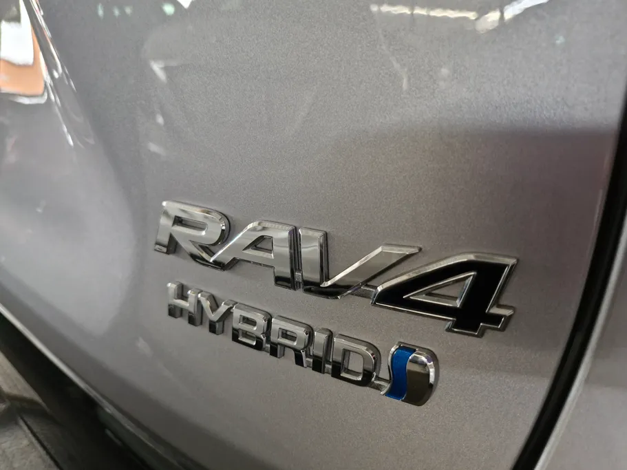 2024 Toyota RAV4 XLE HEV 