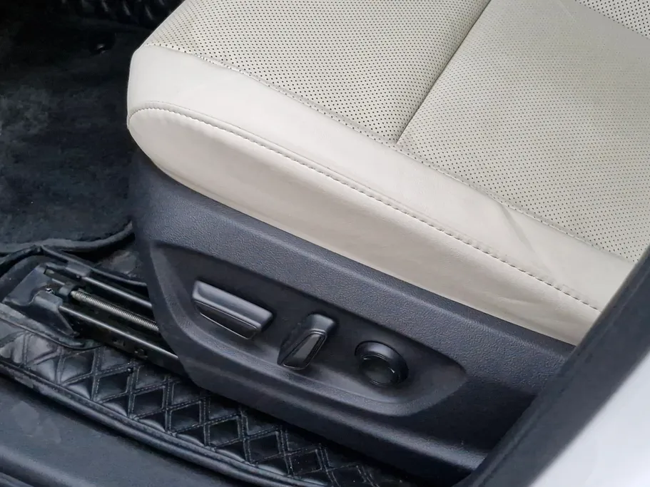 2023 Toyota Crown Premium 