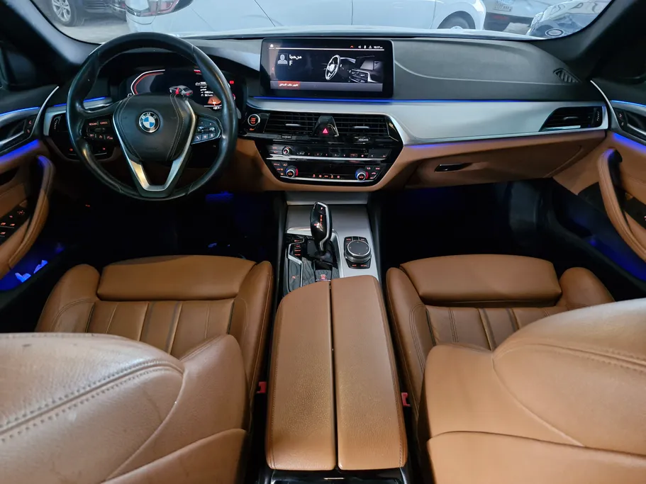 2023 BMW 5 Series 520i 