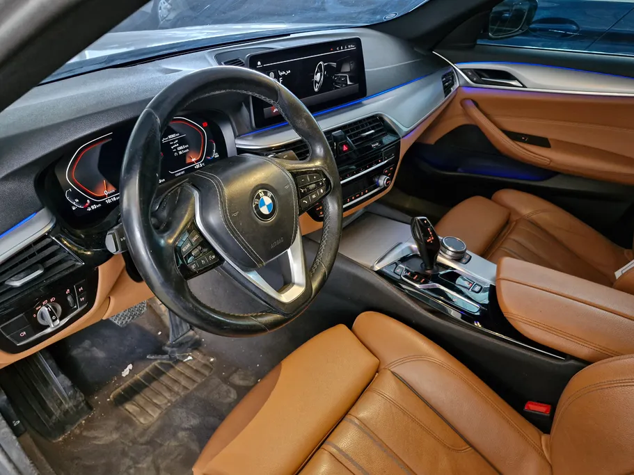 2023 BMW 5 Series 520i 