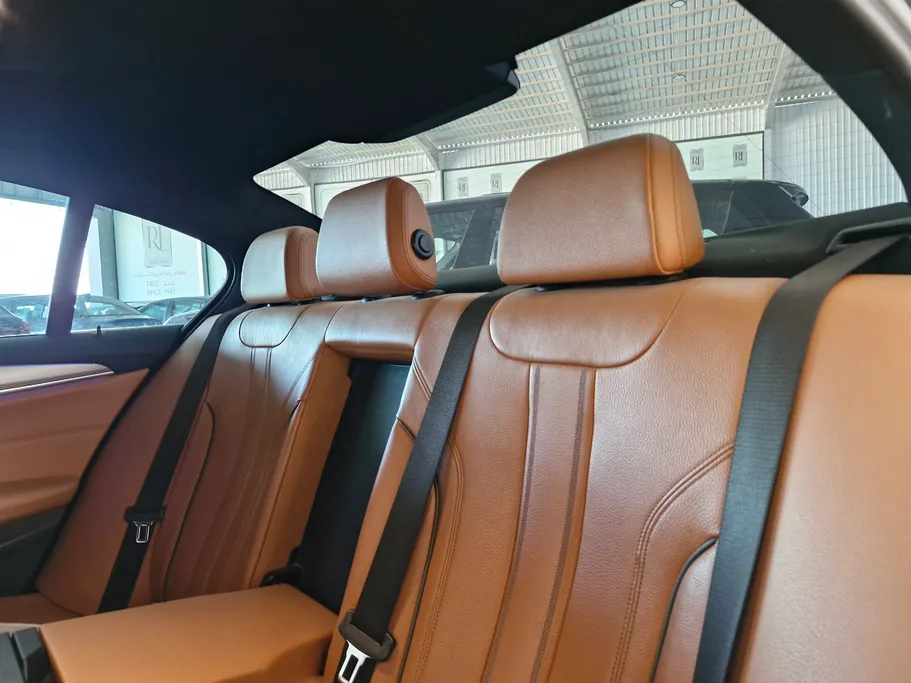 2023 BMW 5 Series 520i 