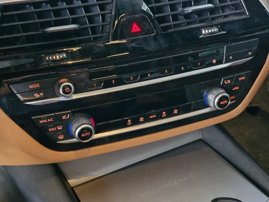 2023 BMW 5 Series 520i 