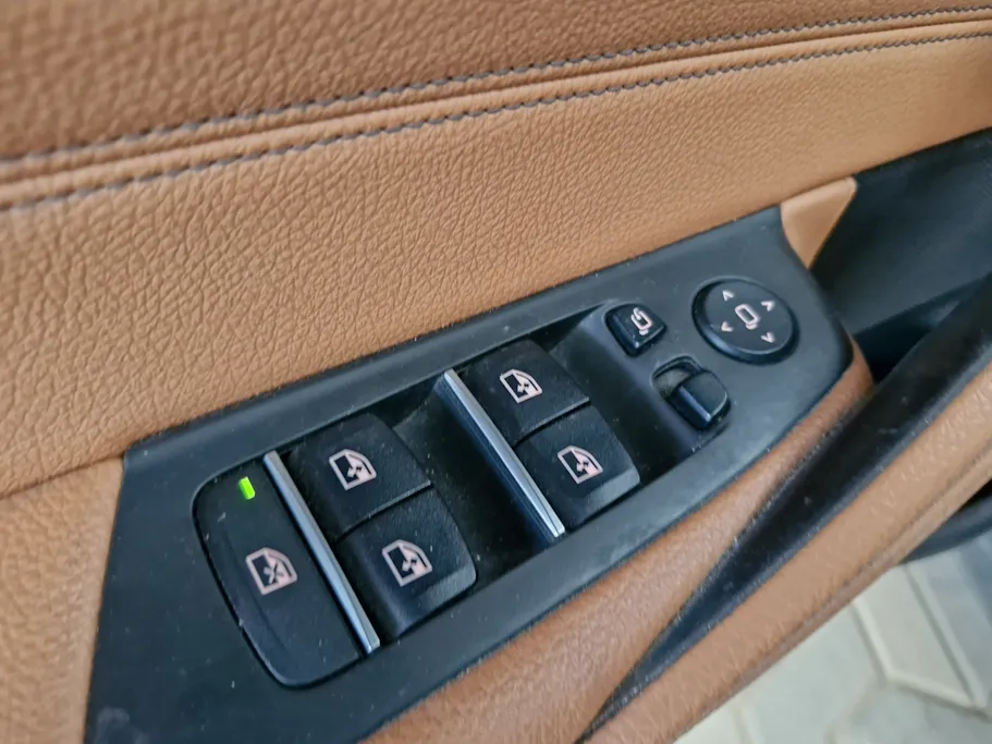 2023 BMW 5 Series 520i 