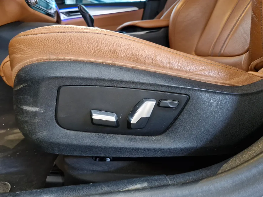 2023 BMW 5 Series 520i 