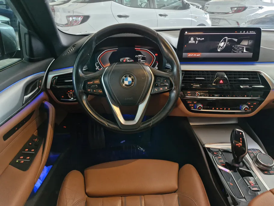 2023 BMW 5 Series 520i 