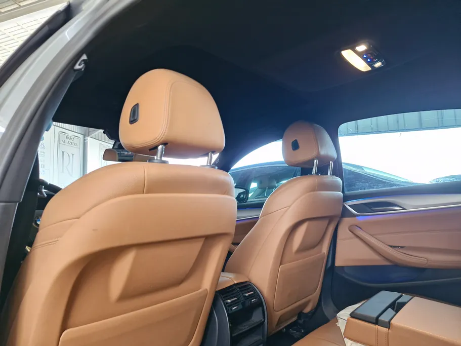 2023 BMW 5 Series 520i 