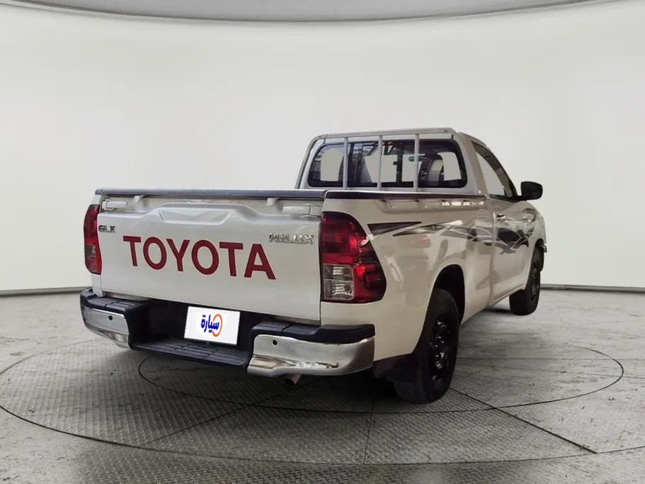 2022 Toyota Hilux GLX 